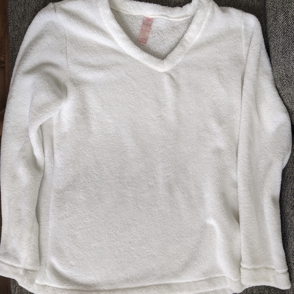Sweaters - Picture 7 of 9